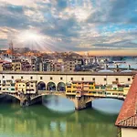 Ponte Vecchio Elegante Domus
