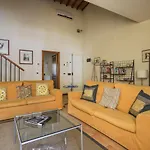 Charming Apartment In Oltrarno