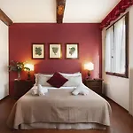 S. Spirito Studio Flat