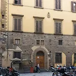 Eclectic Apartment In Santa Croce