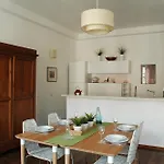 De Cecco Apartments