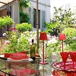 Florence Huge Apartment With Private Garden