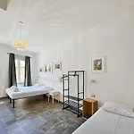 Third Floor San Lorenzo Apartment