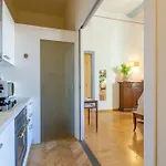 A Green Flat In Via Della Vigna Nuova