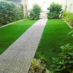 Movie Star Apartment With Garden