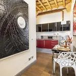 Cosy Suites In Glamorous Santo Spirito Plus