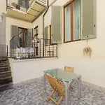 Apt Deluxe In The Heart Of City