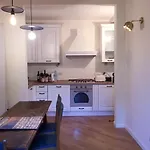 Charming Hilltop 80M Apartment Close To Center And Eui