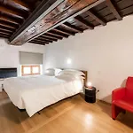 Appartamento Palazzo Bardi Apartments N 2