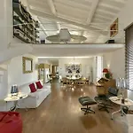 An amazing apartment in Oltrarno