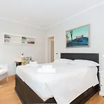 Comfortable And Convenient Apt In The Center - Zanobi Delux