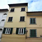 Comfortable And Convenient Apt In The Center - Zanobi Delux
