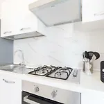 Hill\'S View Terrace Apartment
