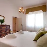 Historical Apartment Spectacular Arno View With Balcony From 12 Th Century.