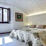 Romantic Loft In Santa Croce