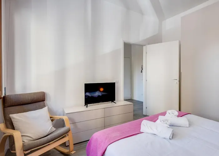 Lulli Bright And Cozy Flat