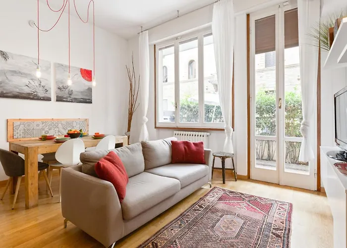 Piazza Oberdan Patio Apartment