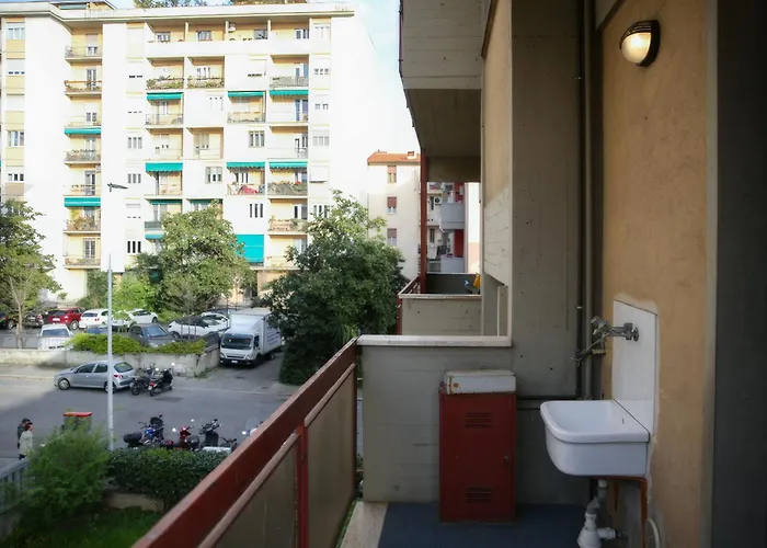 Quaint 2-Br Outside Ztl