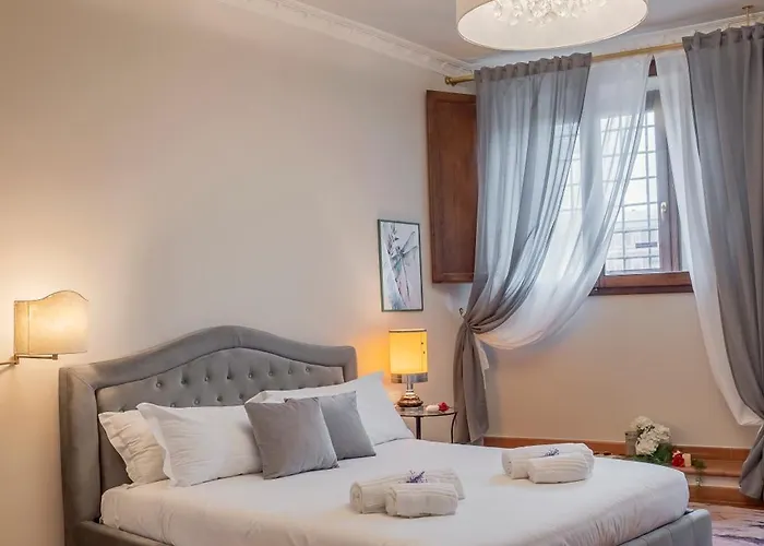 Lungarno Florence Apartment