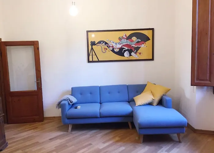 Charming Hilltop 80M Apartment Close To Center And Eui
