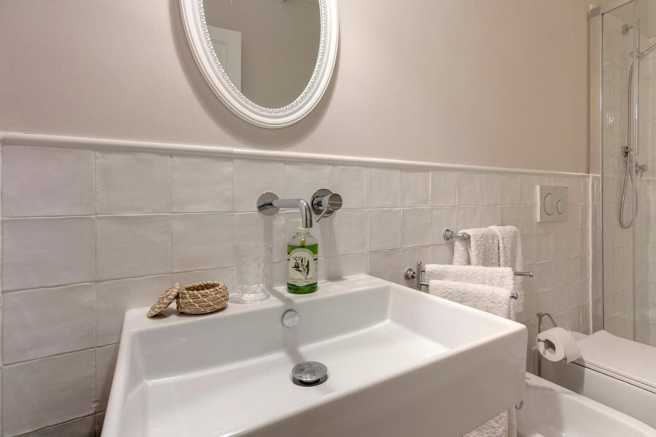 Lambert Apartment