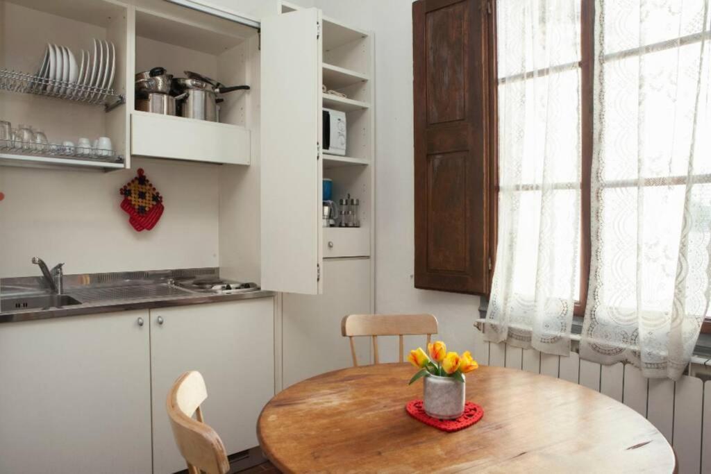 Quiet House In The Historic Heart Of - Ruote Apartment