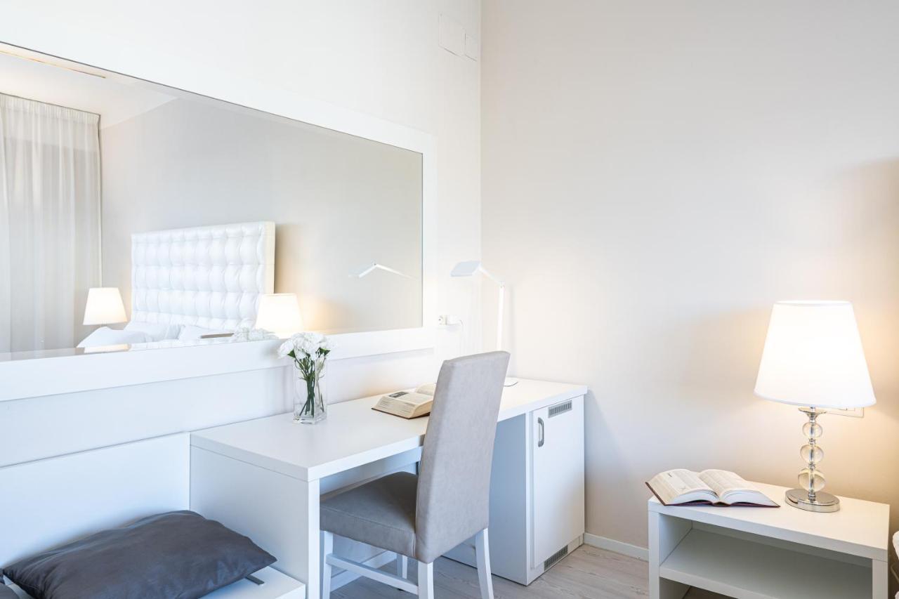 Apartment Frame Florence