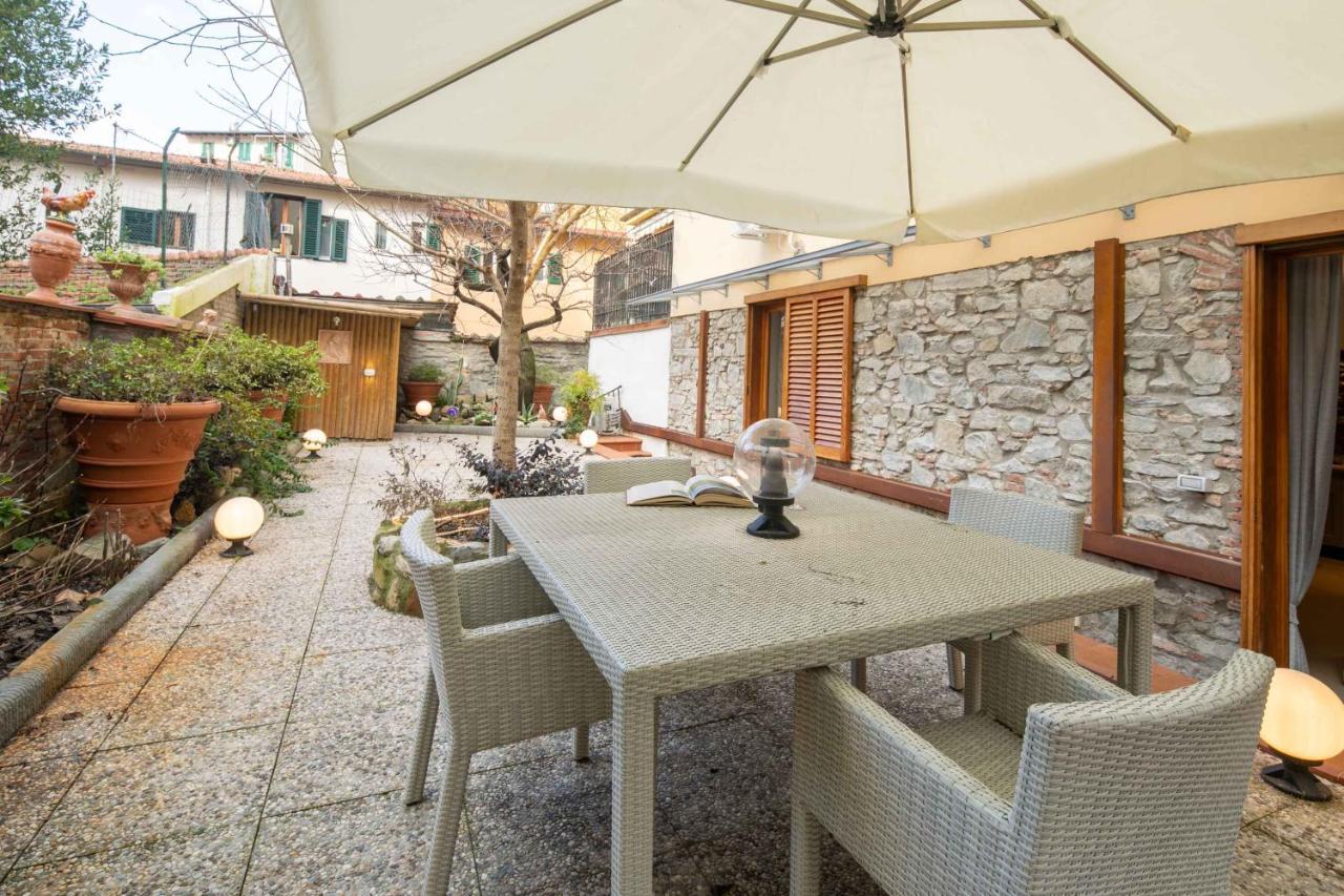Ponte Rosso Modern Apartment Florence