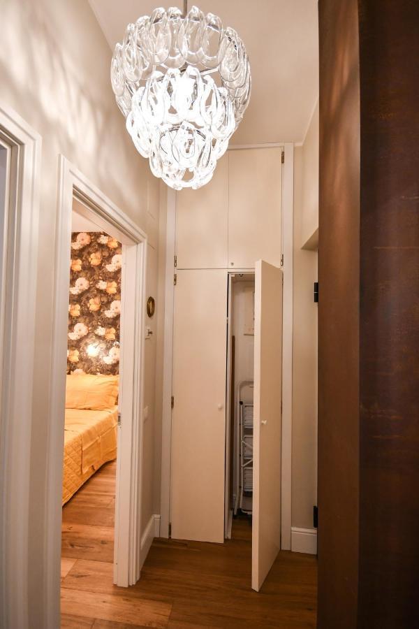 Smooth Mansion In Ponte Vecchio Apartment Florence