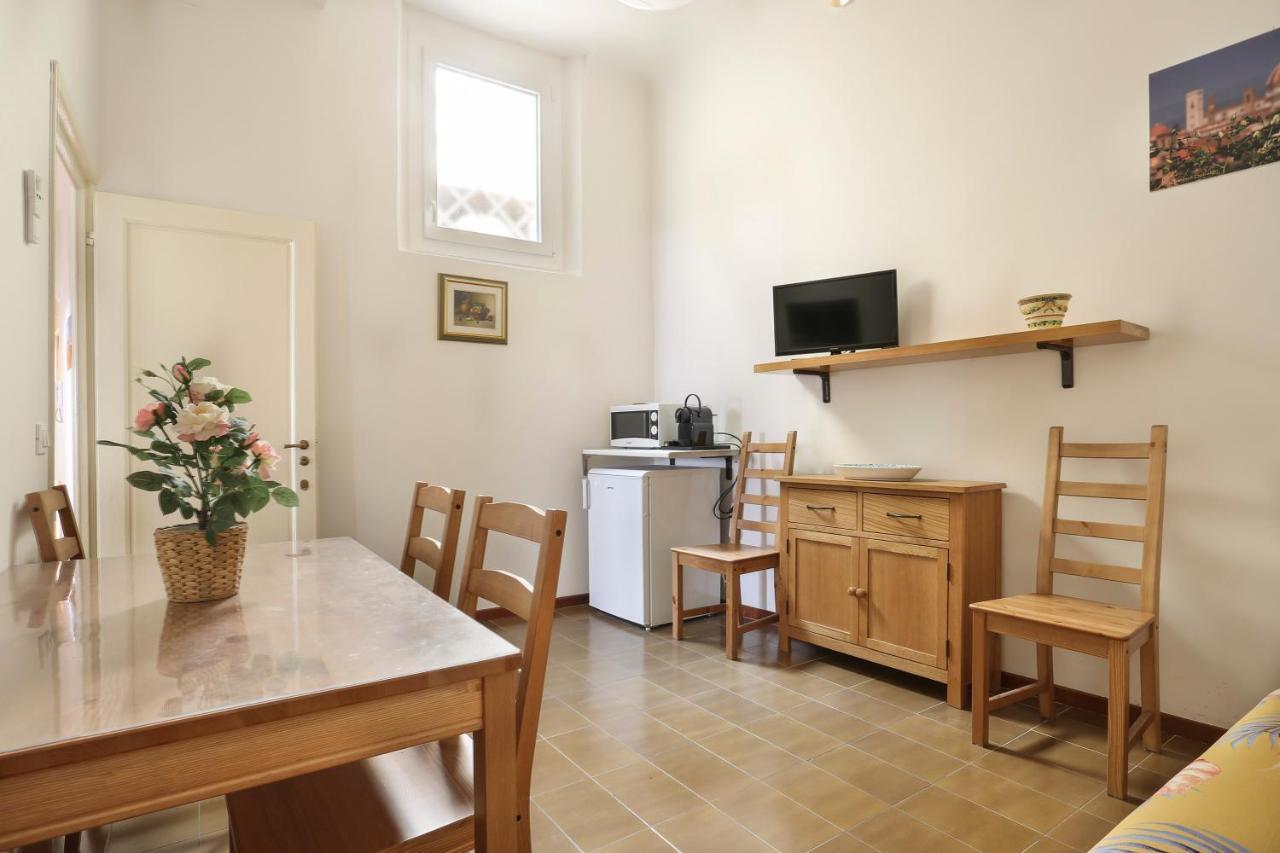 Apartment Le Grazie In Superb Location