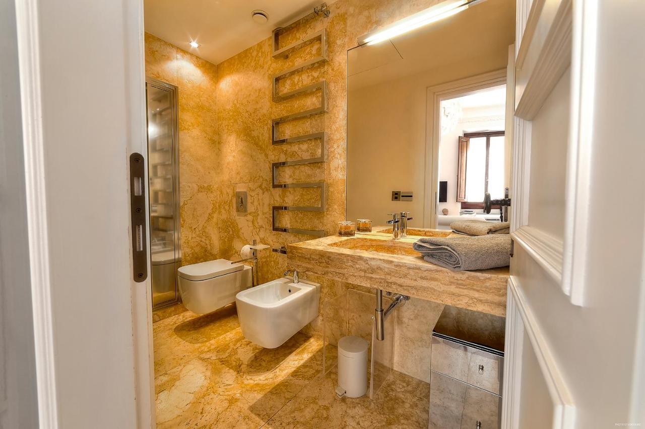 Deluxe Apartment *