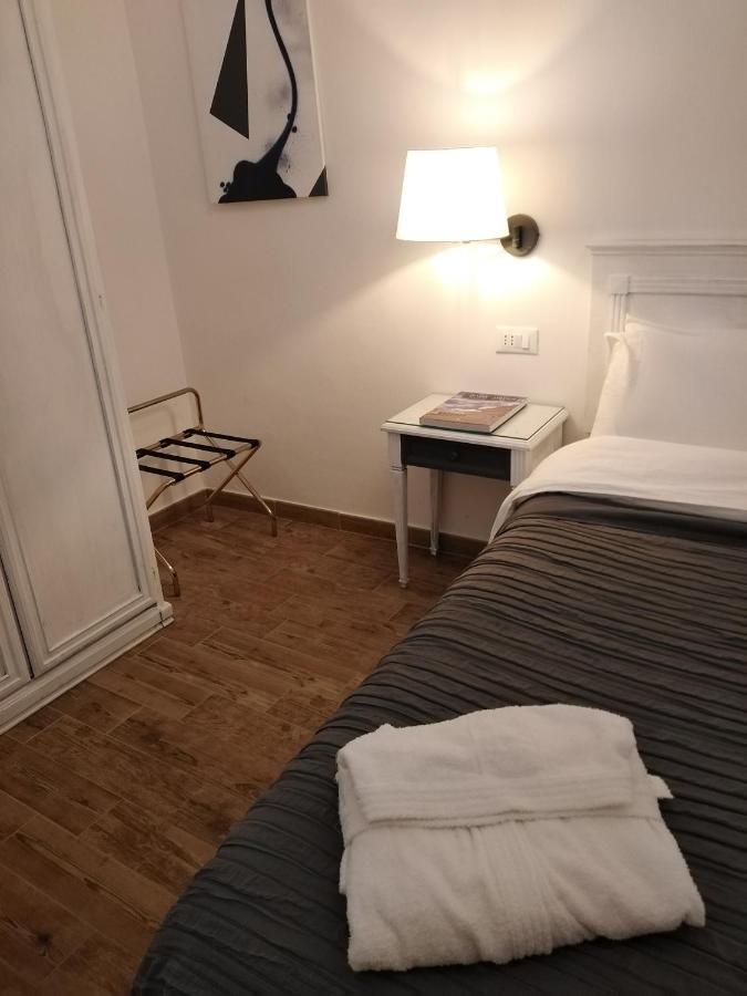 Bed & Breakfast In San Frediano *