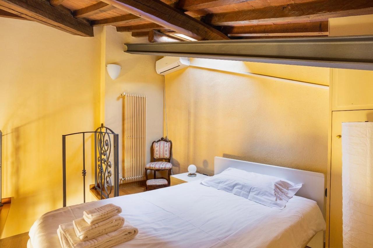 Cozy Classic Italian House Near Santa Croce, On The Lungarno * Firenze