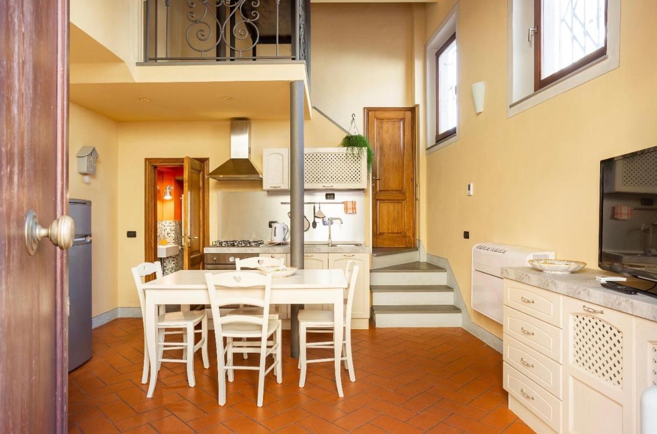 Cozy Classic Italian House Near Santa Croce, On The Lungarno Appartamento Firenze