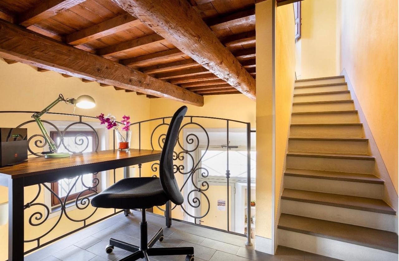Cozy Classic Italian House Near Santa Croce, On The Lungarno * Firenze