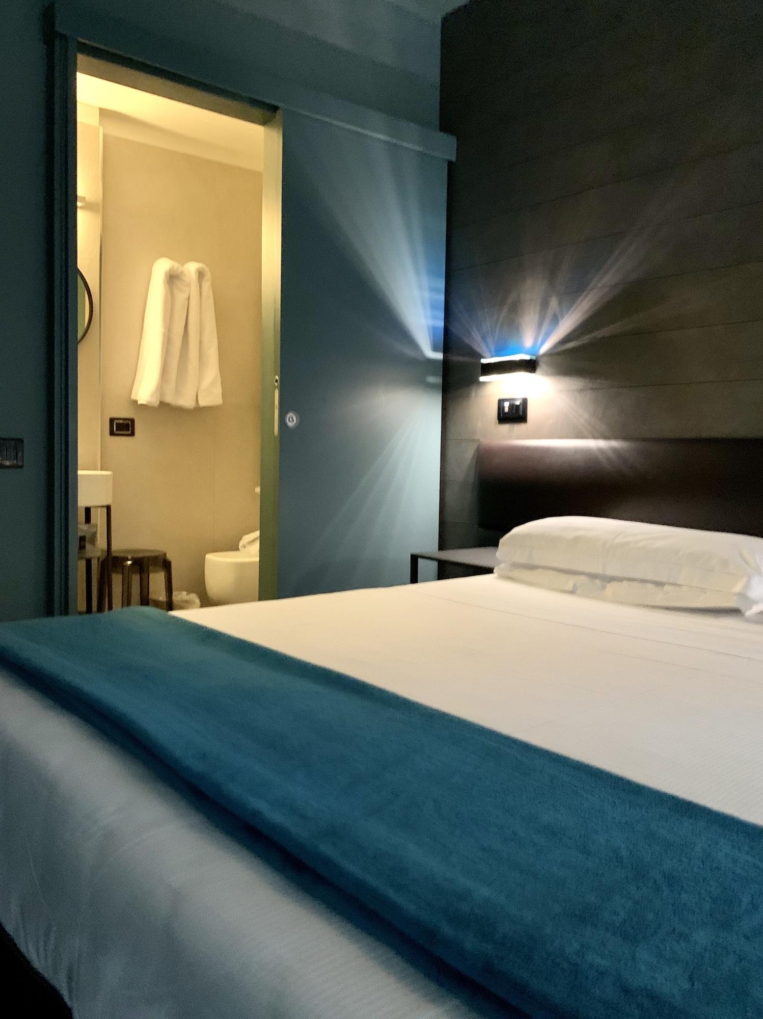Hotel Globus Urban 4*