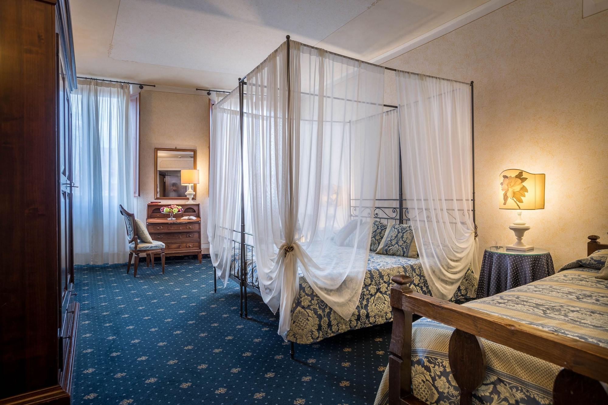 Palazzo Dal Borgo 4*