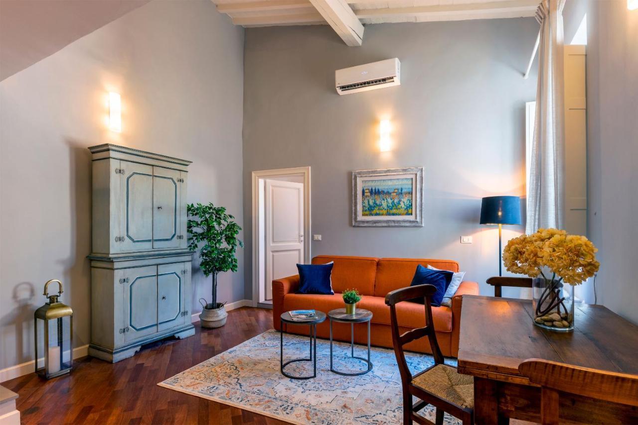 Genteel Piazza Pitti Apartment