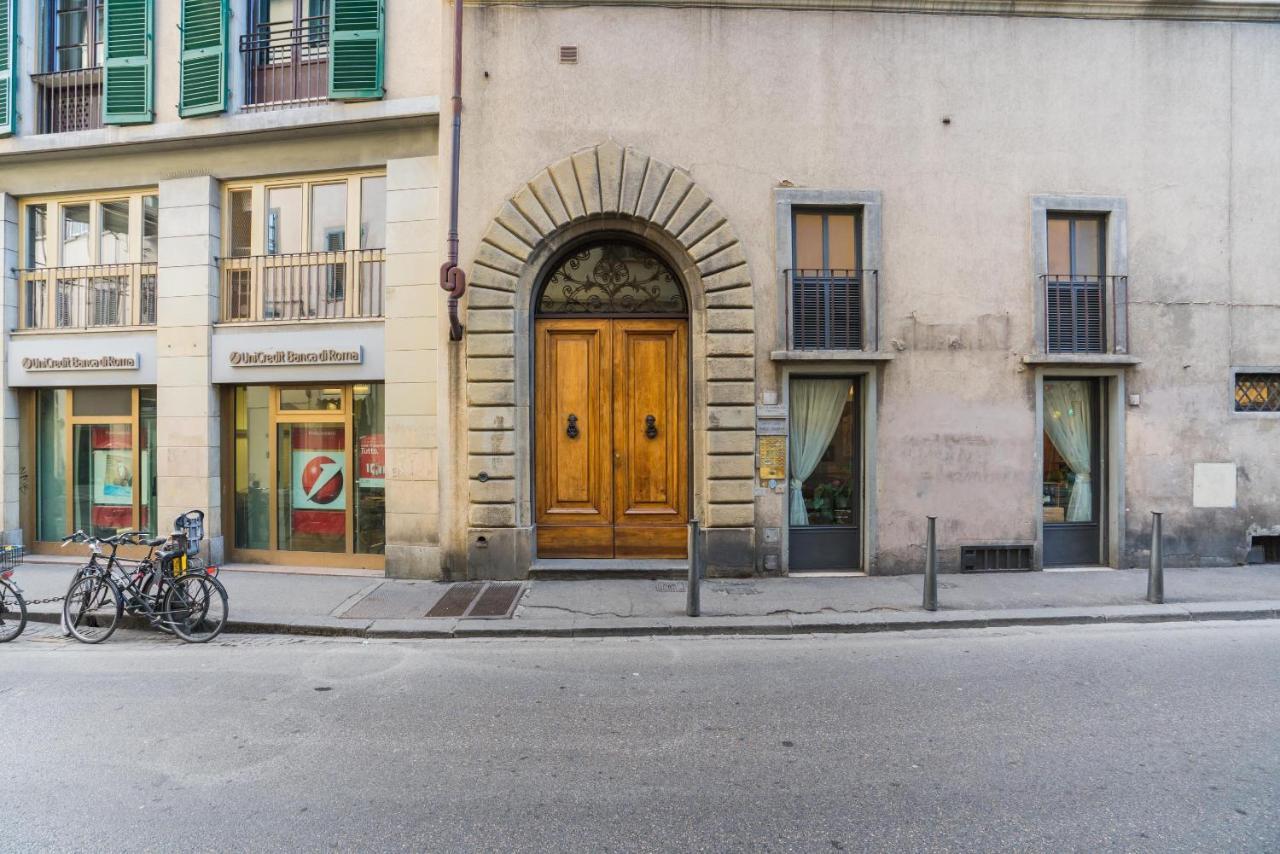 Toc Toc - Modern In Florence