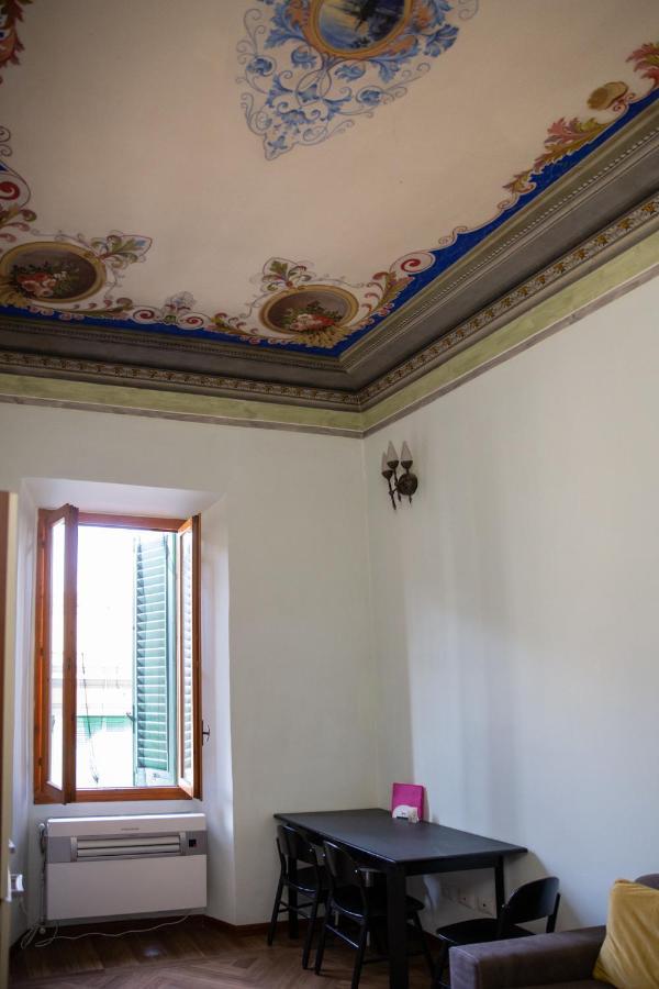 Near The Basilica Of San Lorenzo Apartment *