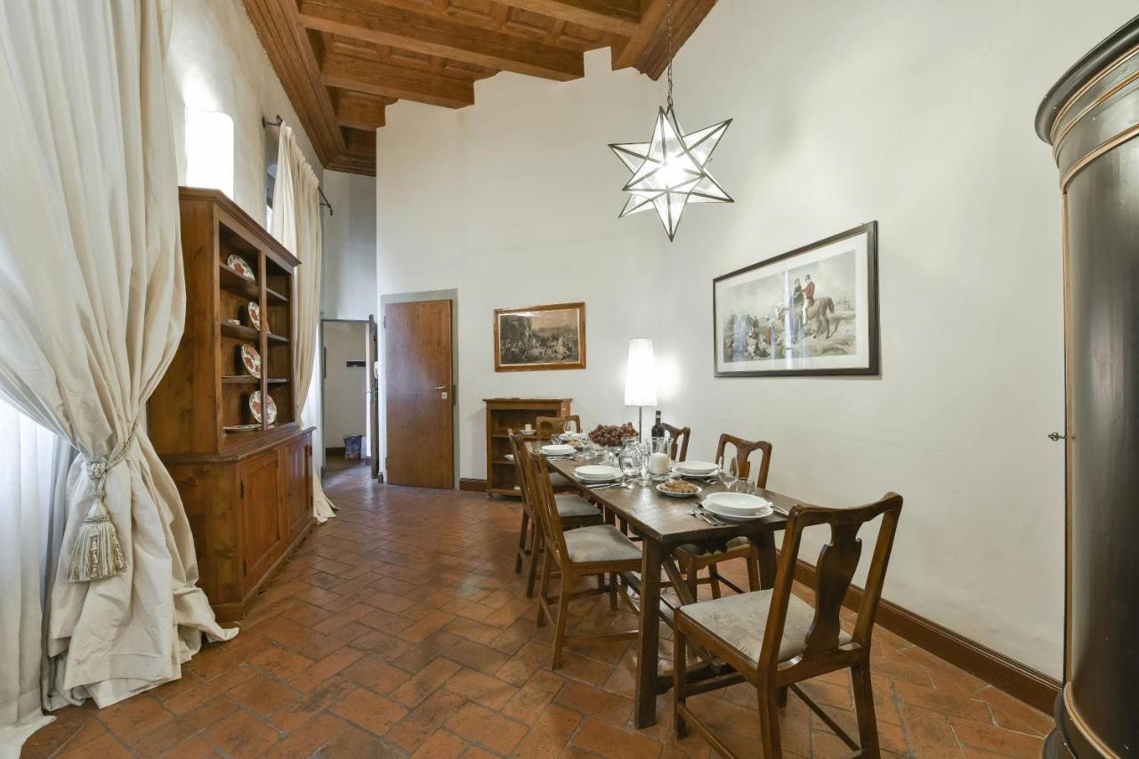 Apartment Raffaello With Fireplace In Oltrarno