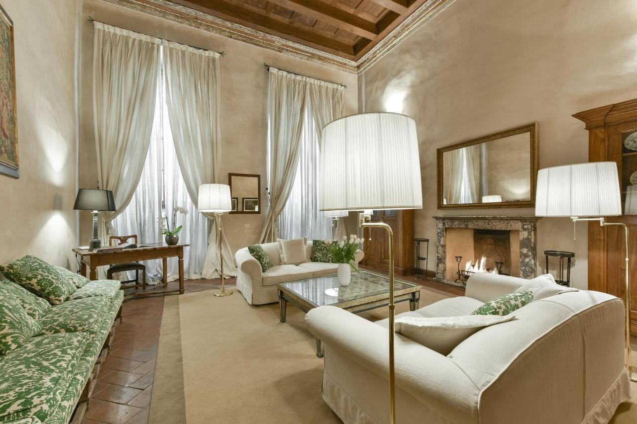 Apartment Raffaello With Fireplace In Oltrarno Florence