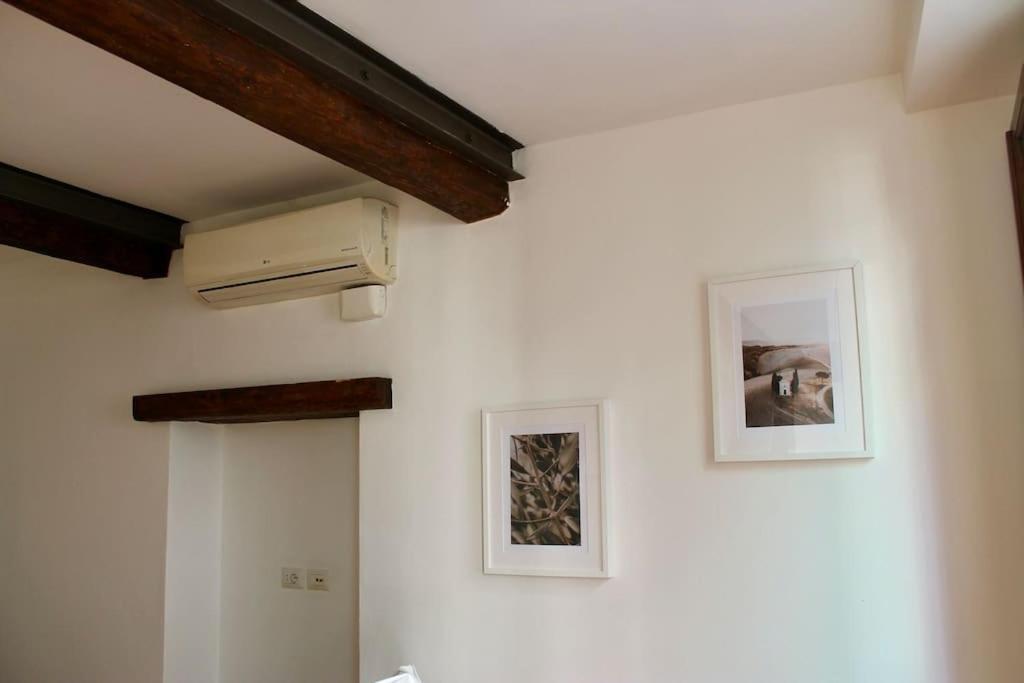 Cute Near Santa Croce Apartment *