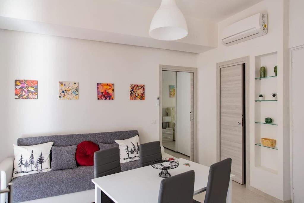 Modern Near Ponte Vecchio. Apartment *