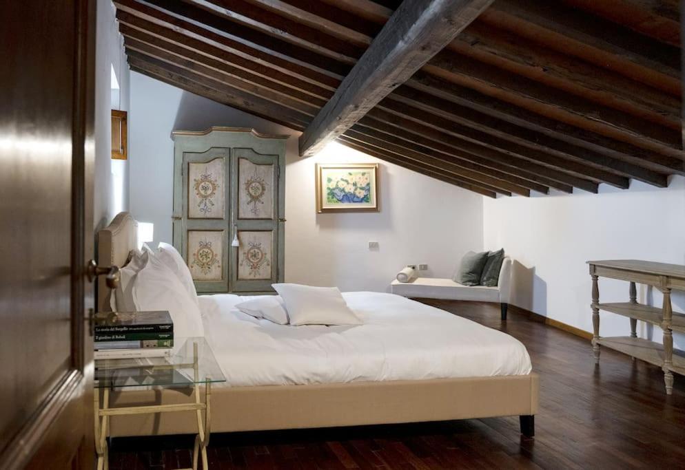 D/t Elegant & Spacious Flat 2' Walk Train Station Appartamento Firenze