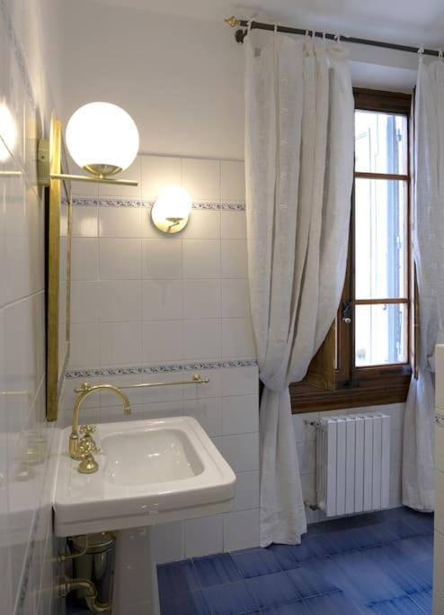 Appartamento D/t Elegant & Spacious Flat 2' Walk Train Station *
