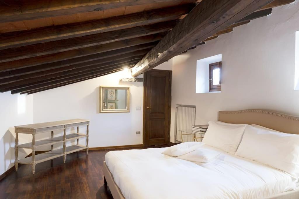 D/t Elegant & Spacious Flat 2' Walk Train Station Firenze