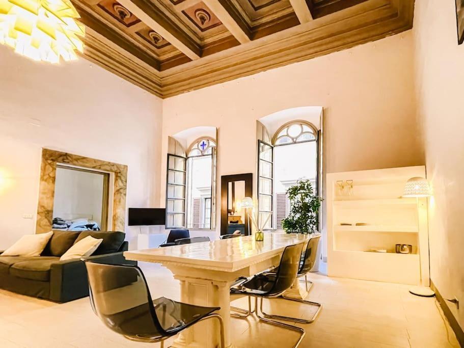 Apartment Ponte Vecchio Elegante Domus