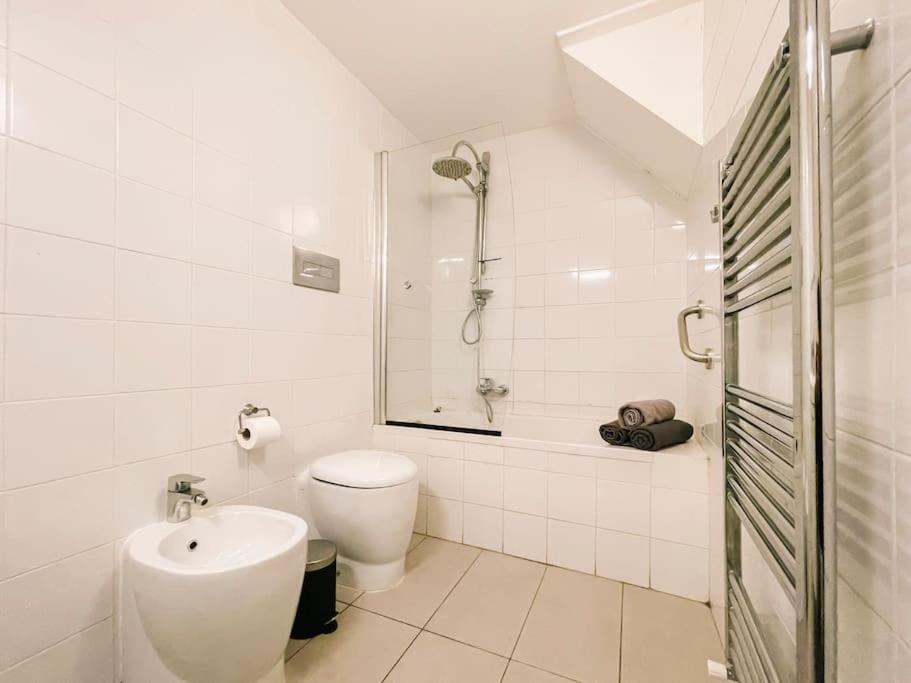 Ponte Vecchio Elegante Domus Apartment