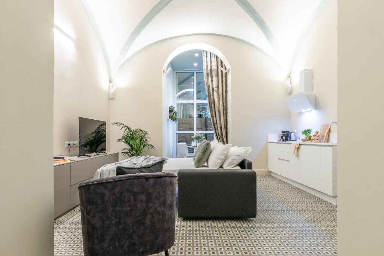 Cavour Five Senses Florence